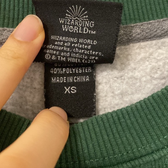 Harry Potter Slytherin Sweatshirt - Picture 6 of 6